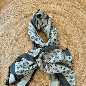 Louis Vuitton Monogram Scarf in Gray and Black